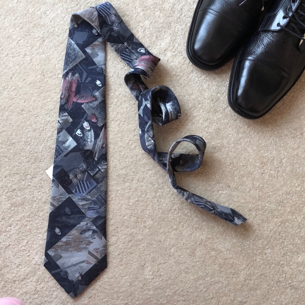 Tie - Picture 3 of 4